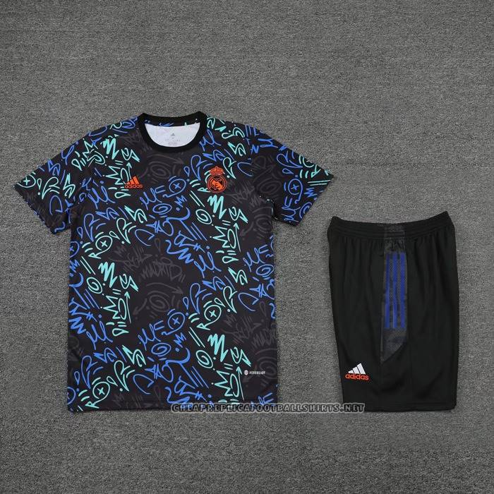 Tracksuit
 Real Madrid 2022-2023 Short Sleeve
 Grey
 - Shorts

